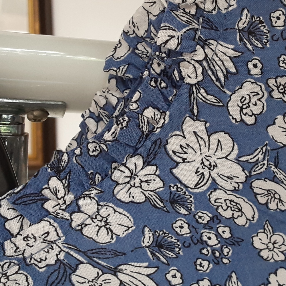 Rachel Zoe Blue Floral Sleeveless Top - Picture 5 of 7